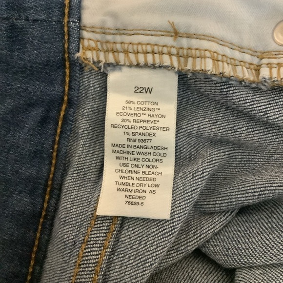 a.n.a Size 22W High Rise Flare Jeans. New With Tags - Picture 11 of 12